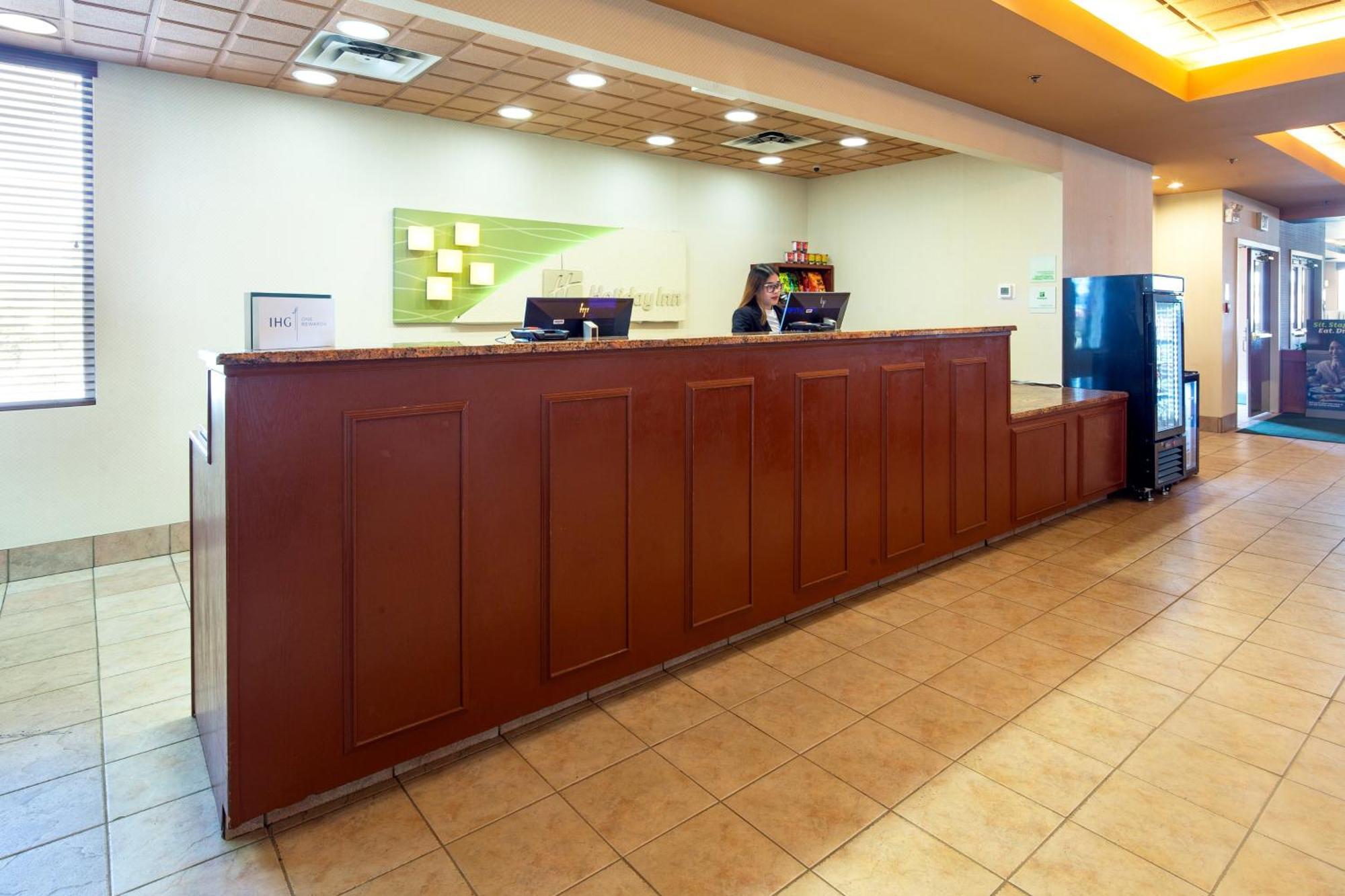 Holiday Inn Hinton By Ihg Bagian luar foto
